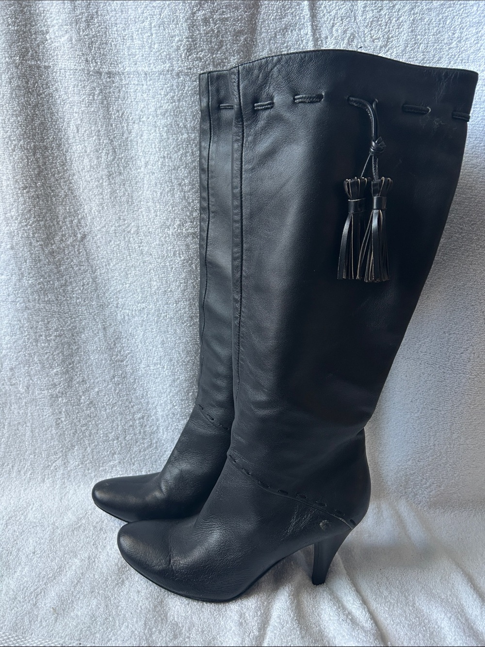 Classic Black Knee-High Leather Heeled Boots